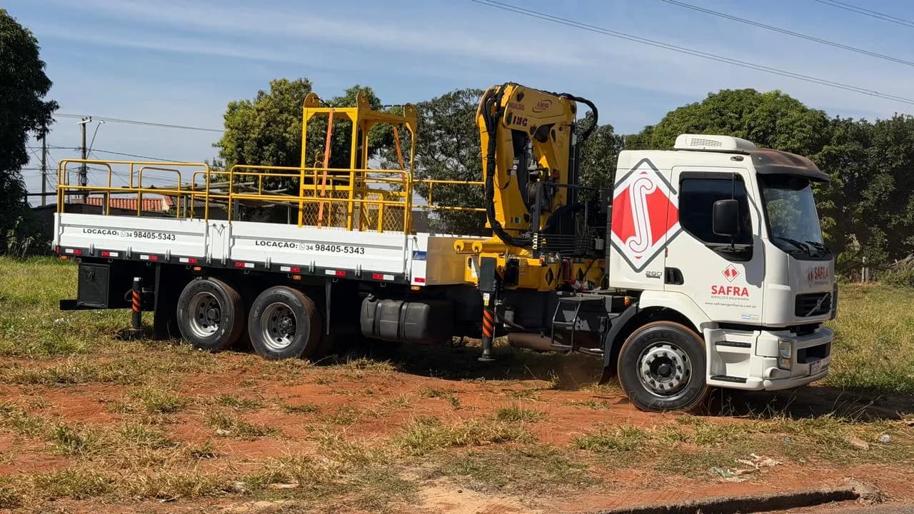Caminhão Munck 6x2 